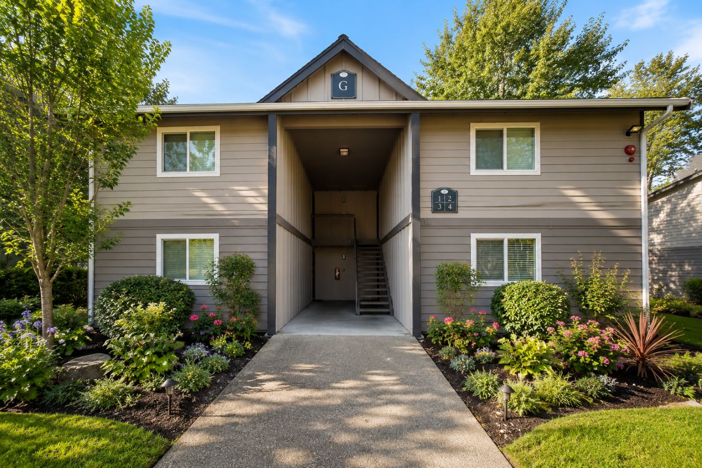Building G exterior at Sherwood Glen Apartments